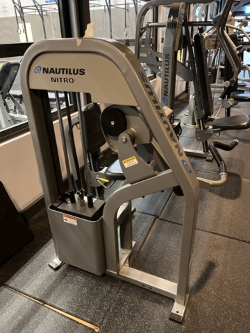 1269724-3 Biceps curls - Nautilus Nitro Preacher Curl