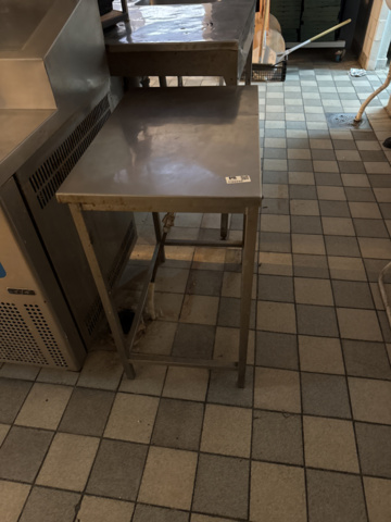 1122295-1 Relief bench