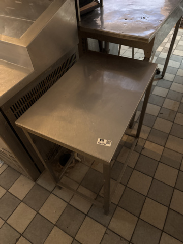 1122295-2 Relief bench