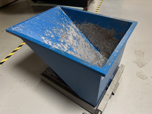 1248711-4 Dump container Gigant -2010