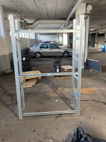 1274074-2 Däckhyllor