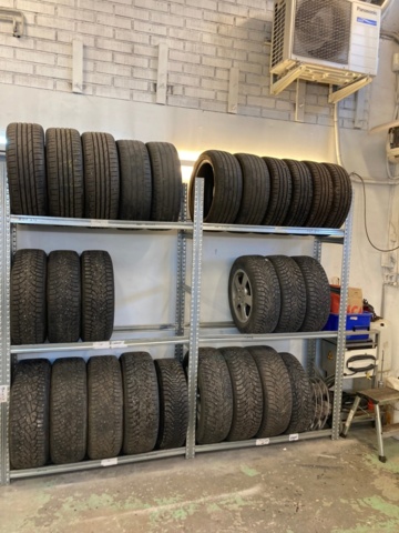 1274074-3 Däckhyllor