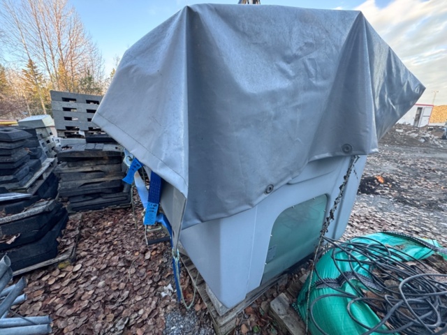 1240557-6 Sand and salt spreader Hilltip IceStriker 2100A - 2019