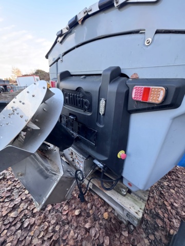 1240557-14 Sand and salt spreader Hilltip IceStriker 2100A - 2019