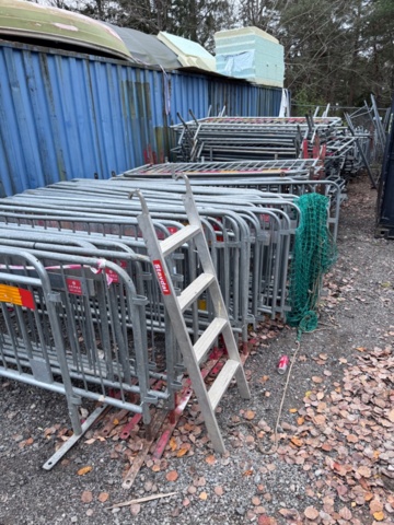 Riot fence/Barrier fence, approx. 150 pcs - PS Auction - We value the ...