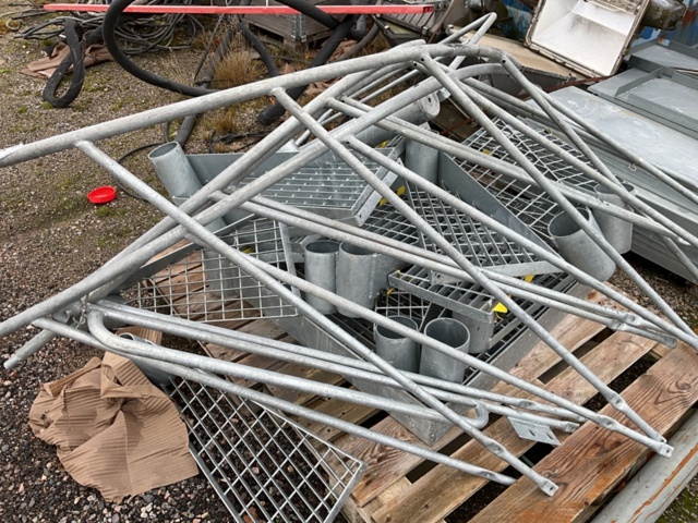 1206878-2 Spiral staircase 430 H cm