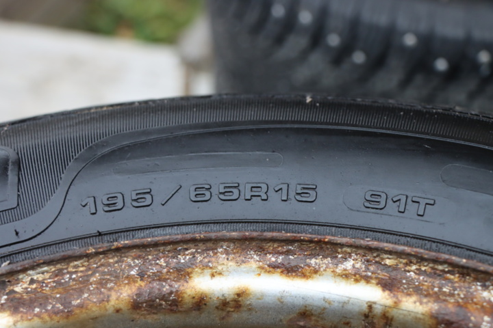 1173885-8 Studded tires 195/65 R15 91T Caddy etc.