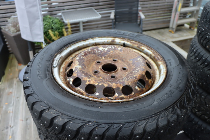 1173885-10 Studded tires 195/65 R15 91T Caddy etc.