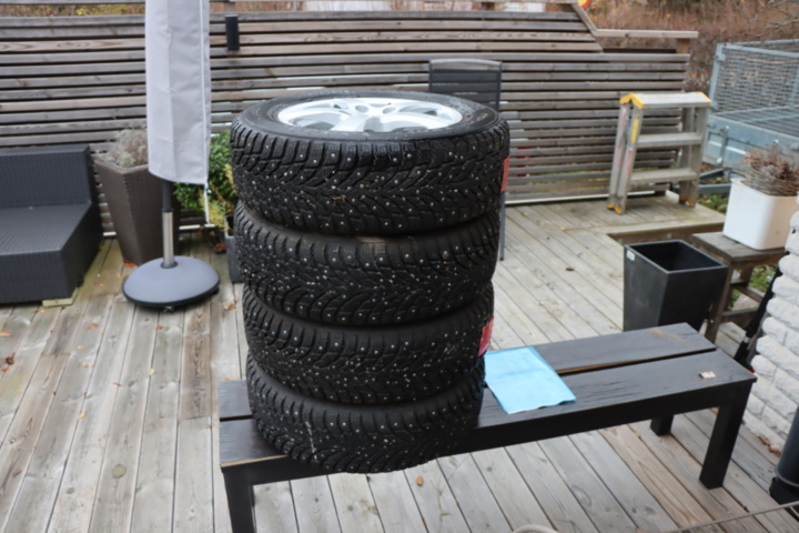 1173887-4 Studded tires 195/65 R15 95T / Alloy wheels, VW Golf etc.