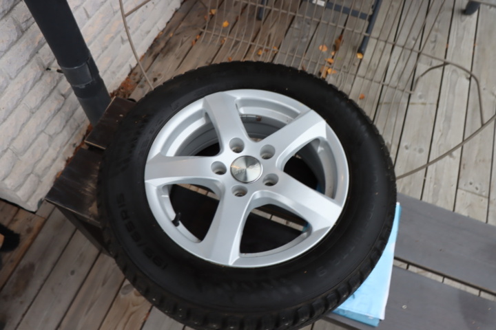 1173887-5 Studded tires 195/65 R15 95T / Alloy wheels, VW Golf etc.