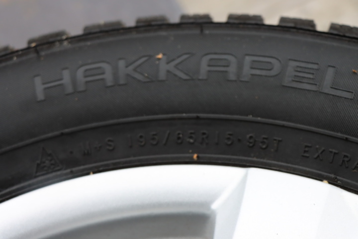 1173887-7 Studded tires 195/65 R15 95T / Alloy wheels, VW Golf etc.