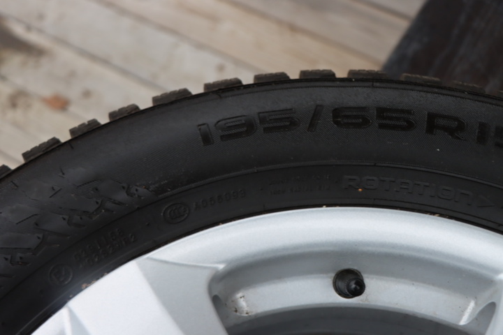 1173887-11 Studded tires 195/65 R15 95T / Alloy wheels, VW Golf etc.