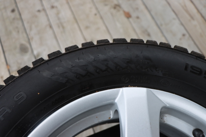1173887-12 Studded tires 195/65 R15 95T / Alloy wheels, VW Golf etc.