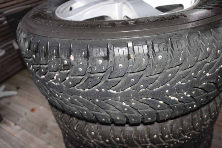 1173888-6 Studded tires 235/65 R17 108T / Alloy wheels Audi Q5 etc.
