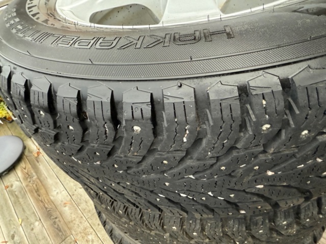 1173888-5 Studded tires 235/65 R17 108T / Alloy wheels Audi Q5 etc.