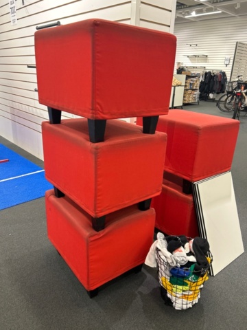 1224839-1 Red pallets 12 pcs