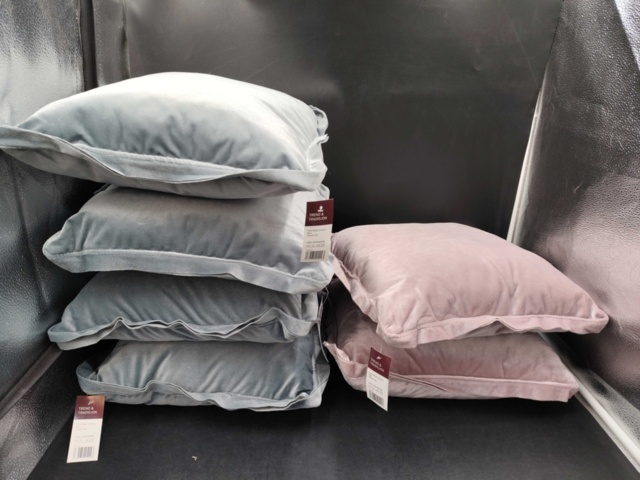 1270484-1 6 pillows, 40 x 40 cm - Shipping included