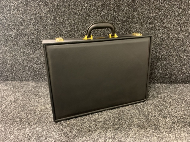 1276975-3 Cutlery set 72 pieces with elegant bag - Royalty Line