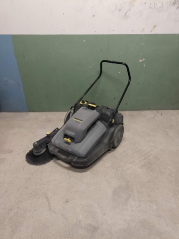 1267103-2 Sweeper Kärcher KM 70/30 C - Electric