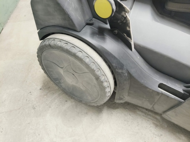 1267103-7 Sweeper Kärcher KM 70/30 C - Electric