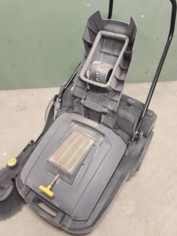 1267103-15 Sweeper Kärcher KM 70/30 C - Electric