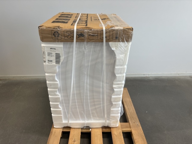 1137604-4 SMEG Washing Machine LB2T72UK