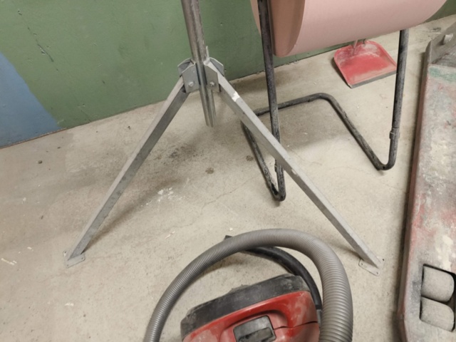 1267128-14 Pallet puller, work lamp and paper holder