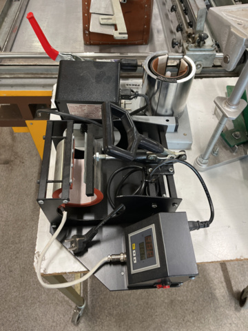 1194615-1 2 mug press/press