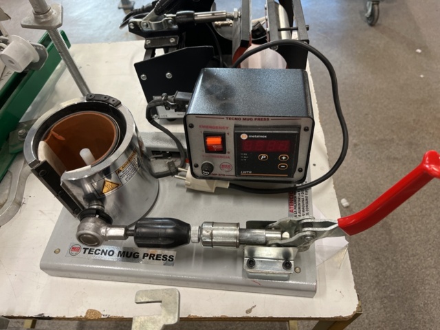 1194615-3 2 mug press/press