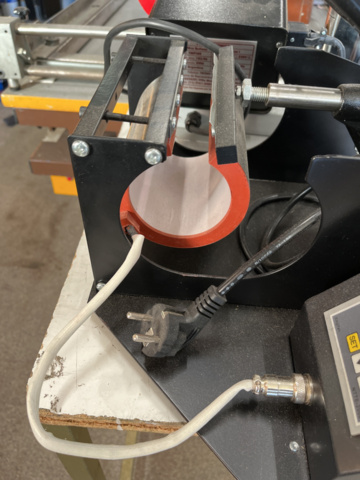 1194615-8 2 mug press/press