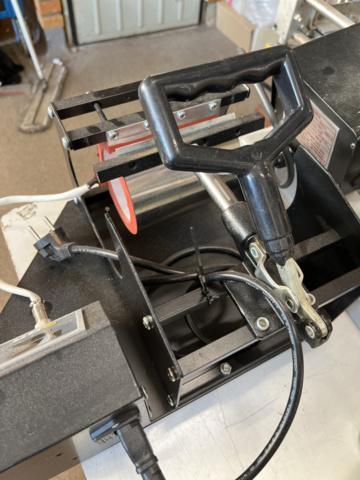 1194615-9 2 mug press/press