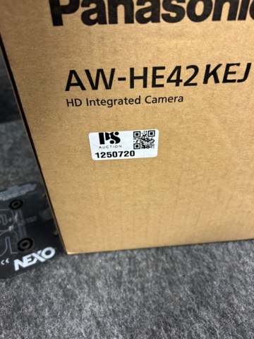 1250720-3 Camera Panasonic AW-HE42