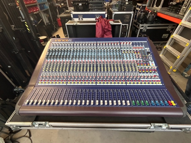 1250782-1 Mixer table Midas Venice F32