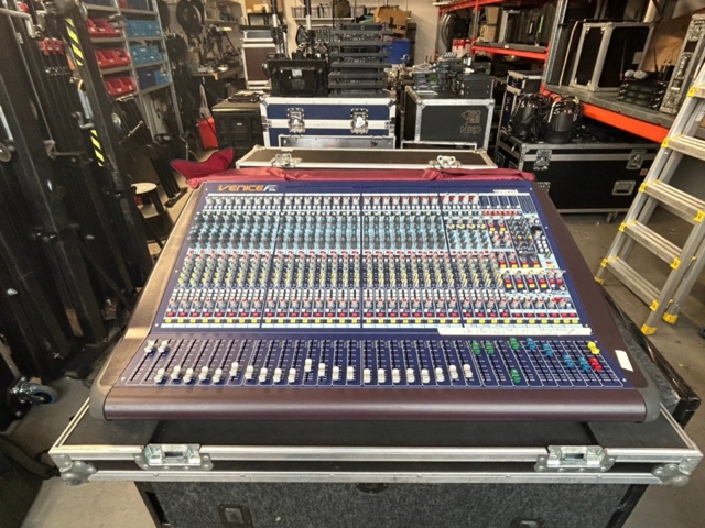 1250782-13 Mixer table Midas Venice F32