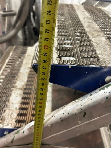 1250671-5 Step stool/work trestle