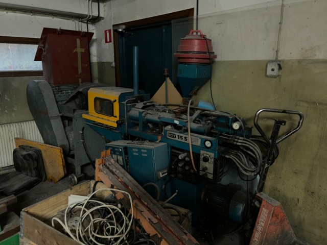 1277575-1 Injection molding machine Boy 15 S