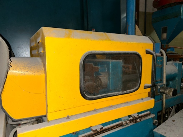 1277575-4 Injection molding machine Boy 15 S