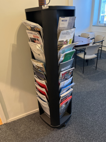 1251879-3 Newspaper string