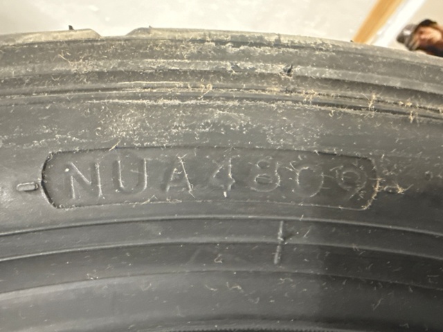 1280657-4 4 Advan AO48 tires
