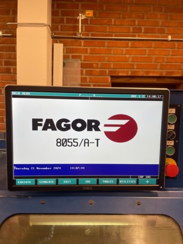 1152556-6 CNC Lathe - Ursus 250