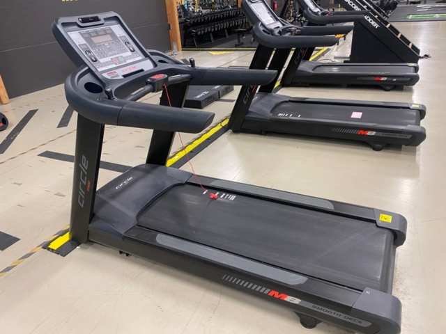 1281254-1 Treadmill Circle Fitness M8