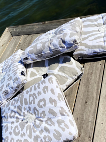 1281582-1 Wilma & Louise, 8 st, Kapokkuddar i olika färger och mönsterr - Frakt ingår