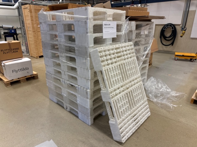 1282259-1 Eu pallets in plastic