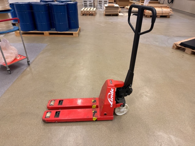 1282280-3 Linde battery tractor, 1500 kg