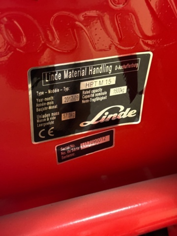 1282280-4 Linde battery tractor, 1500 kg