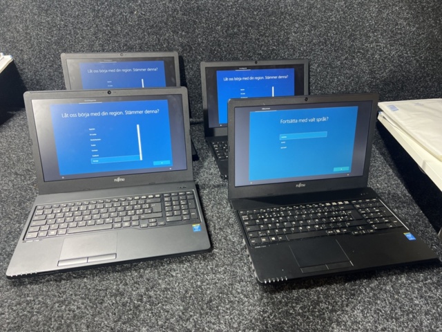 1277757-1 Laptop 4 pcs - Fujitsu Lifebook A555