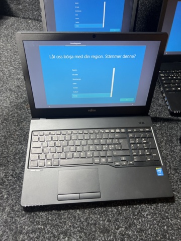 1277757-2 Laptop 4 pcs - Fujitsu Lifebook A555