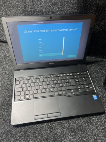 1277757-4 Laptop 4 pcs - Fujitsu Lifebook A555