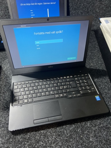 1277757-6 Laptop 4 pcs - Fujitsu Lifebook A555