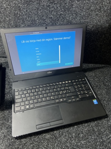 1277757-9 Laptop 4 pcs - Fujitsu Lifebook A555